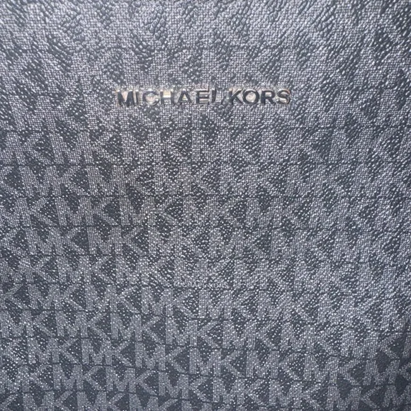 Michael Kors Black/Gray Crossbody EUC - Picture 2 of 4